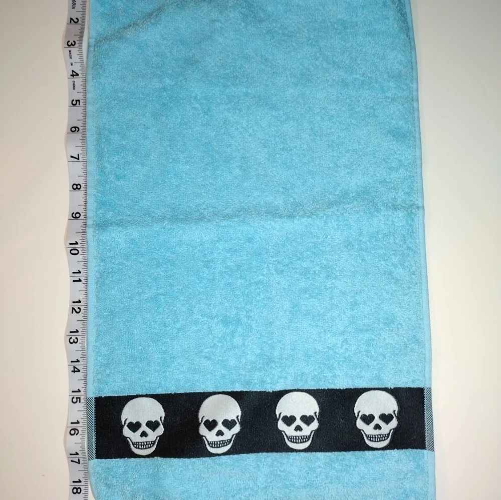 NEW Betsy Johnson Totally Skull Towels NWT Edgy Spooky